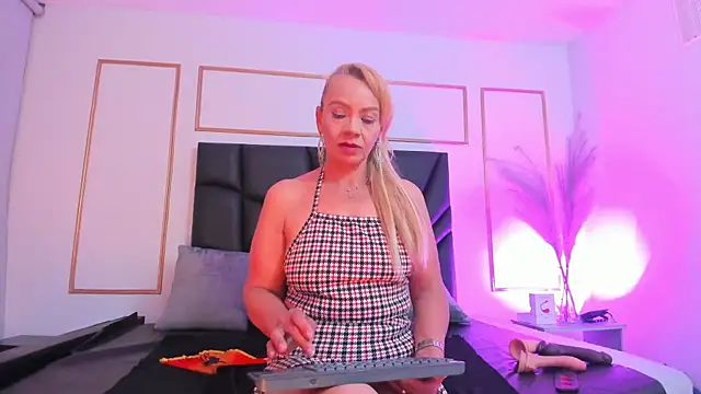 AnastasiaTaylor_ Live XXX-Chat