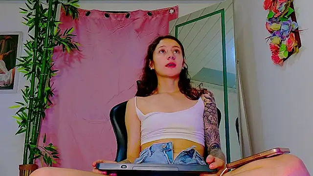 scarlet-jonesx Live XXX-Chat