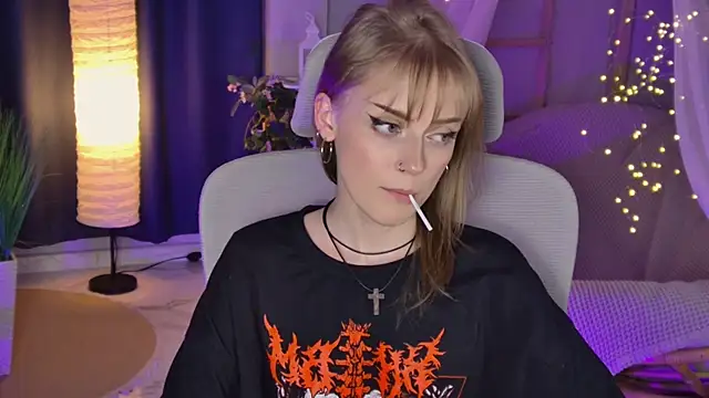KiraMontoya Adlı Modelin Canlı XXX Sohbeti