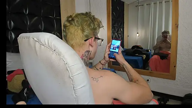 Adam_Skyen Webbikameraesitys