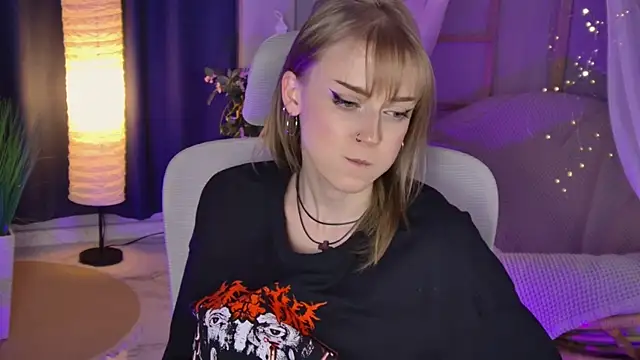 Chat +18 de KiraMontoya ao vivo