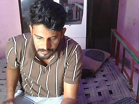 غرفة دردشة HotXKrish المباشرة