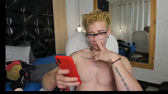 Adam_Skyen Webbikameraesitys