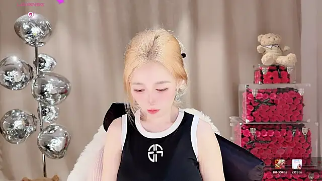 Aeseee- 网络视讯表演