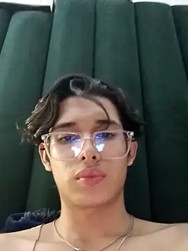 x-NoAh-x's Webcam Show