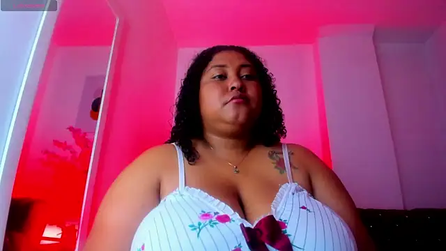 Czat XXX na żywo – Ayliinn_