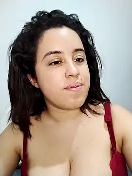 NiaTavares Adlı Modelin Canlı XXX Sohbeti