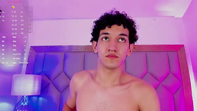 AlexPetiite Webcam show