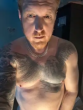 CloudyKingG Show in webcam