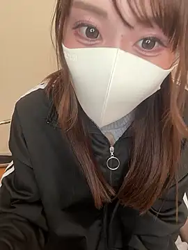 momo_mm Webcam show