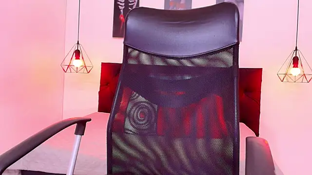 Živý XXX chat hilary_banks1