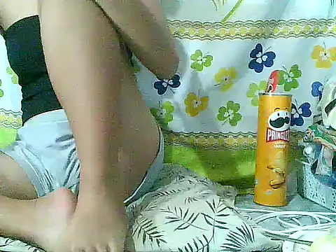 PinaySkinnyGirl live XXX chat