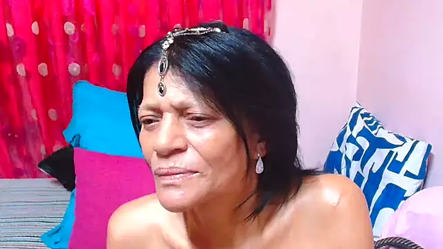 SLUTTYROXY élő XXX-chatje