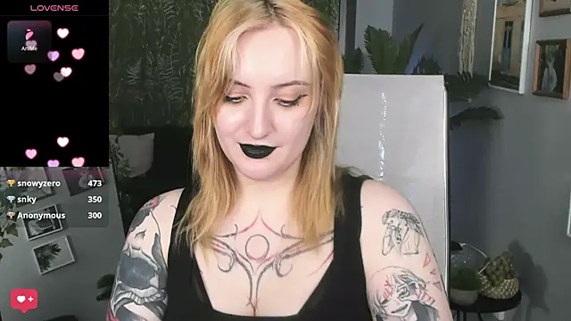 AsheLucker Adlı Modelin Canlı XXX Sohbeti