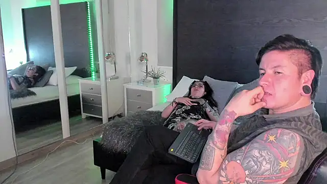 Show de webcam de inkedsinners_