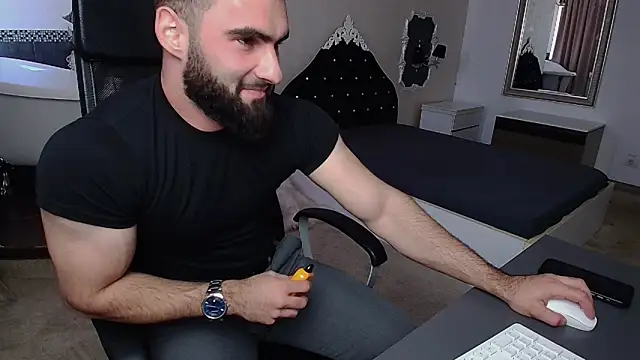 Онлайн чат XXX MicahLane