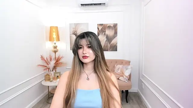 AnneTLi Adlı Modelin Canlı XXX Sohbeti