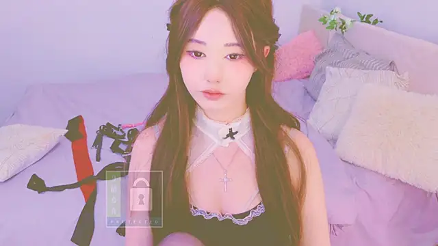 LongoriaEva Adlı Modelin Canlı XXX Sohbeti