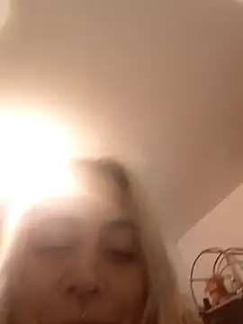 sofigirlgold webcam show