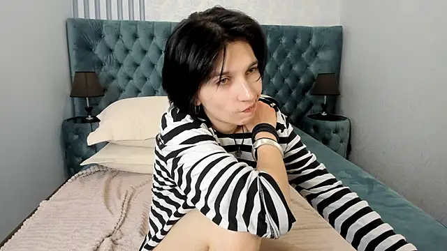 AdonBev webcam show
