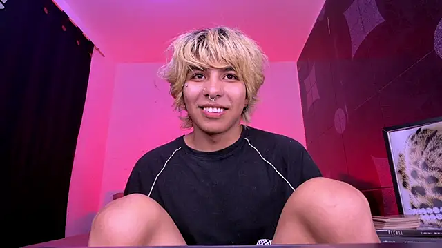 XXX chat uživo modela Aronn_44