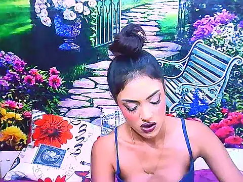 IndianPretty14u2Luv's Live XXX Chat