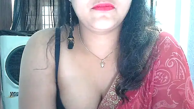 Онлайн чат XXX SimmiQueen_77