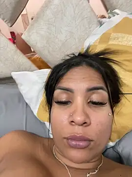 Chatroom XXX en direct de MarianaaSantos