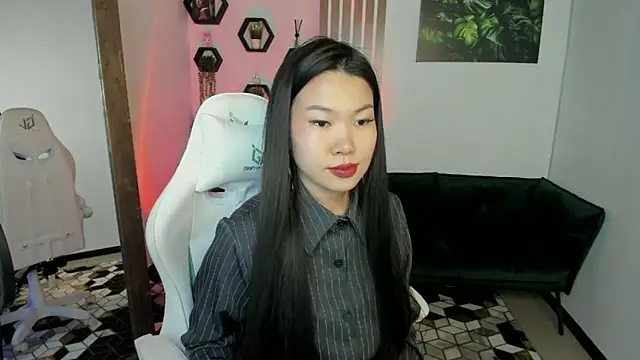 LunaPurrr Adlı Modelin Canlı XXX Sohbeti