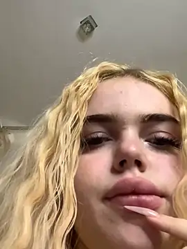 Vxetu's Live XXX Chat