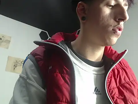Noah_mod live XXX chat