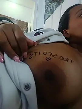 lia_mariana Adlı Modelin Canlı XXX Sohbeti
