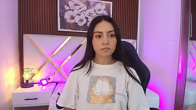 Emelie_Ch1のライブXXXチャット