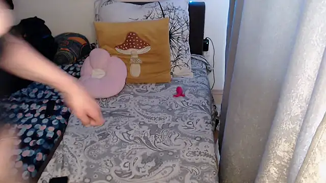 AlienforTwenty Live XXX-chat
