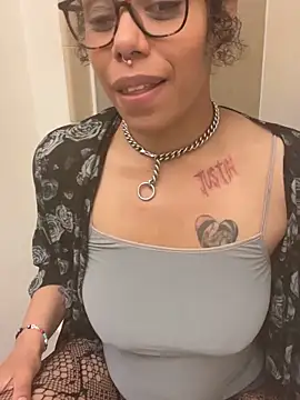 Desirae_Luciano webkamerás műsora