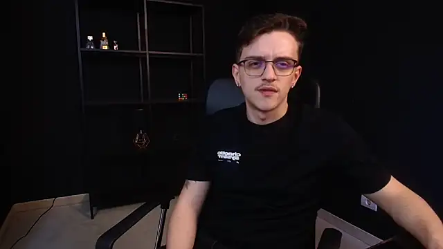 Онлайн чат XXX FelixStarkk