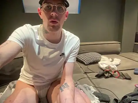 WATCHMETAKETHEBIGGEST6 Webcamshow