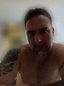 Show modela wifesfuckerpu na web-kameri
