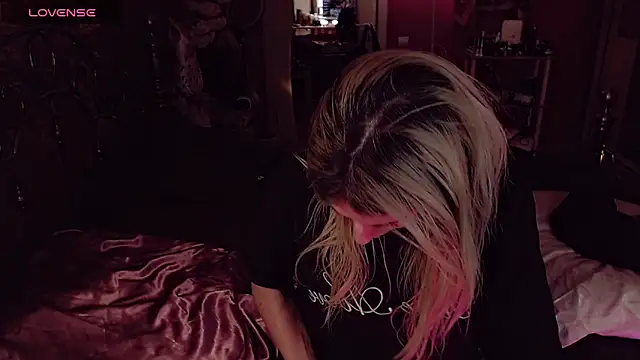 AnnieGOld_のライブXXXチャット