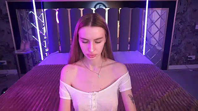 Snow_WhiteeeX élő XXX-chatje