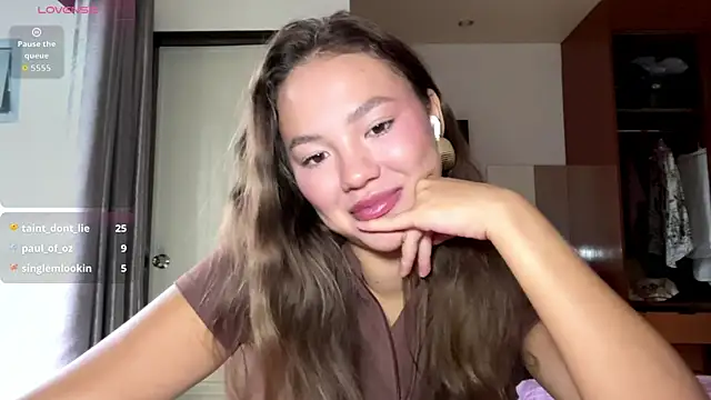 kamila_18_french webcam show