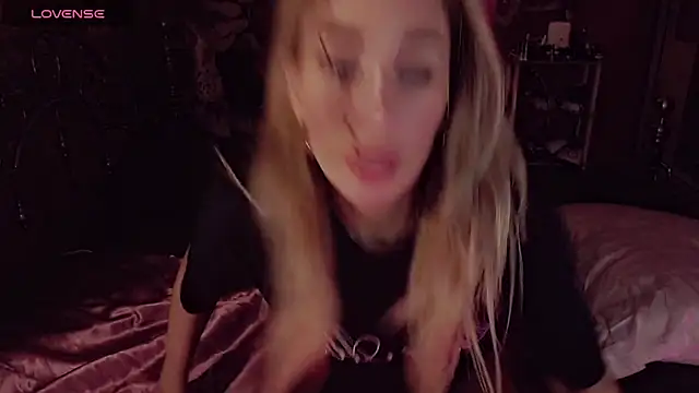 Czat XXX na żywo – AnnieGOld_