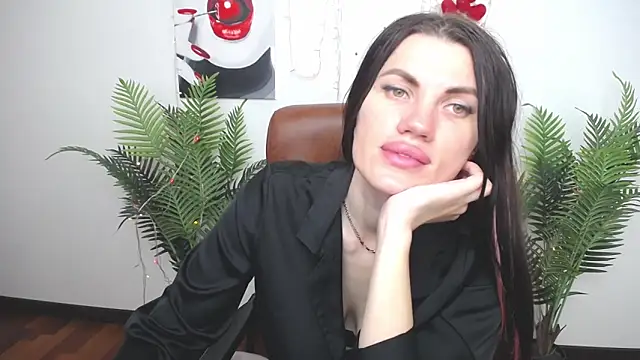 MilaLoona's Live XXX Chat