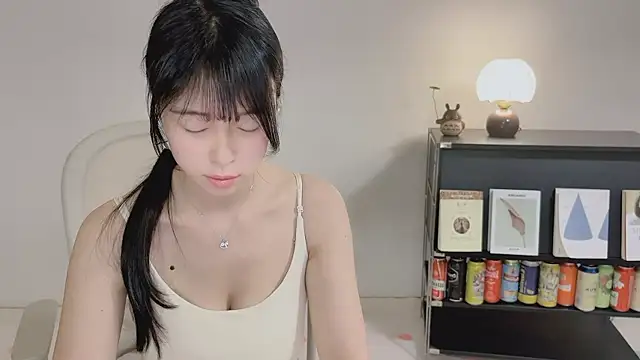 Onechestnut's Live XXX Chat