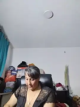 merlyna_goldens' Live XXX Chat