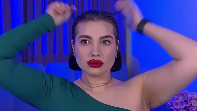 XXX chat uživo modela AdrianaToress