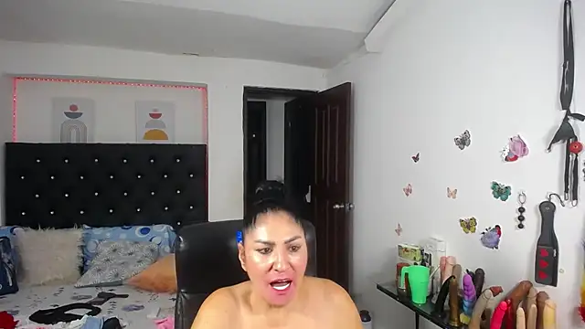 Chatroom XXX en direct de mature_bigboobs10