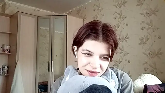 Вебкам-шоу LowkeyIndigo