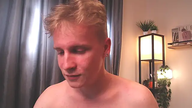 XXX chat uživo modela AlexxSweet