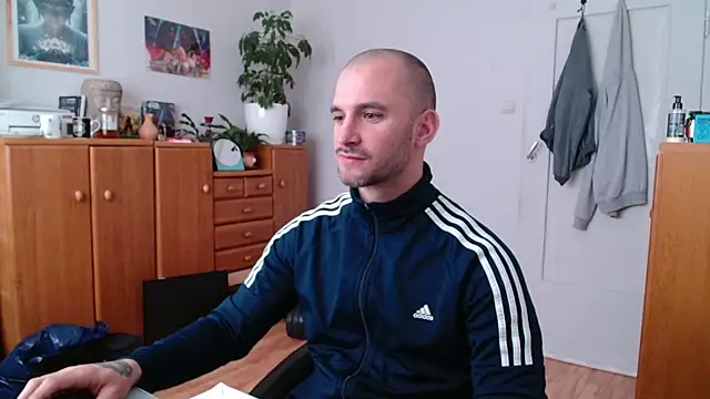 Chat +18 de OskarBreno ao vivo